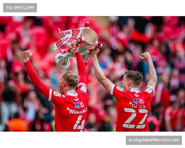 诺丁汉森林防守反击 传统战术重返英超舞台